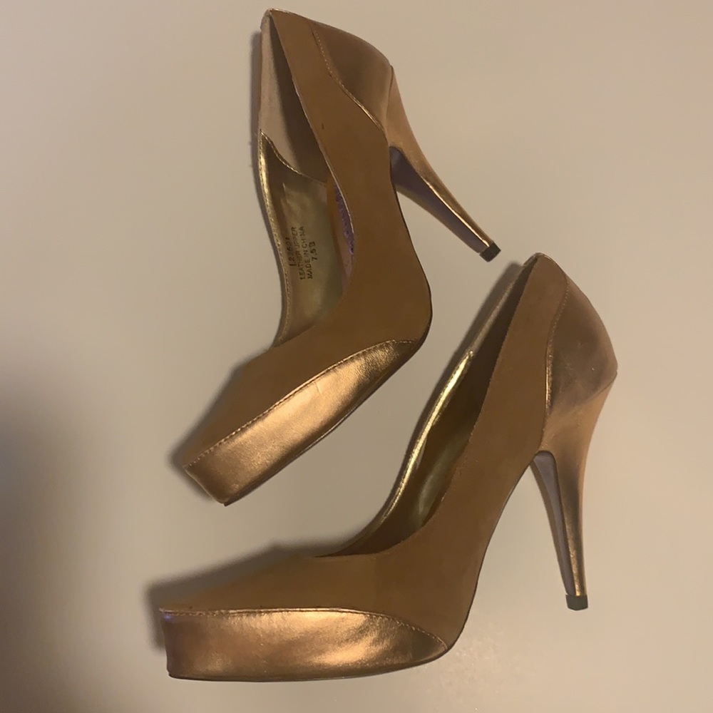 Luichiny Pumps - Picture 3 of 10